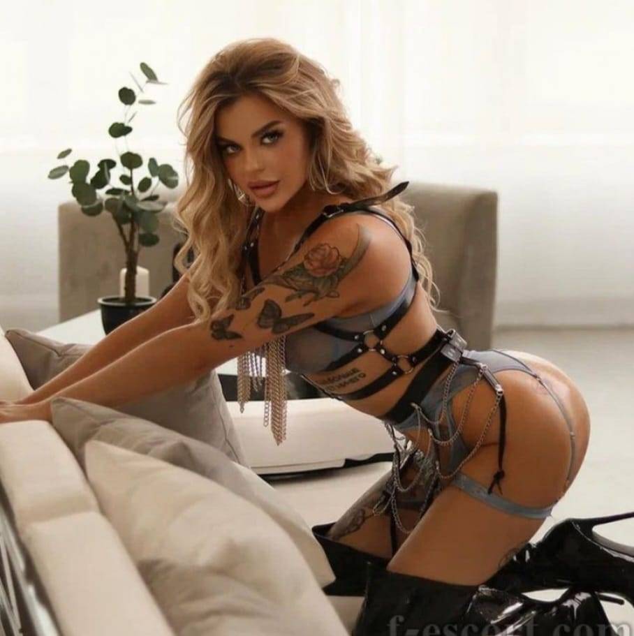 Şirinevler Escort Bayan Burcuyla Tutkulu Bir Kaçamak